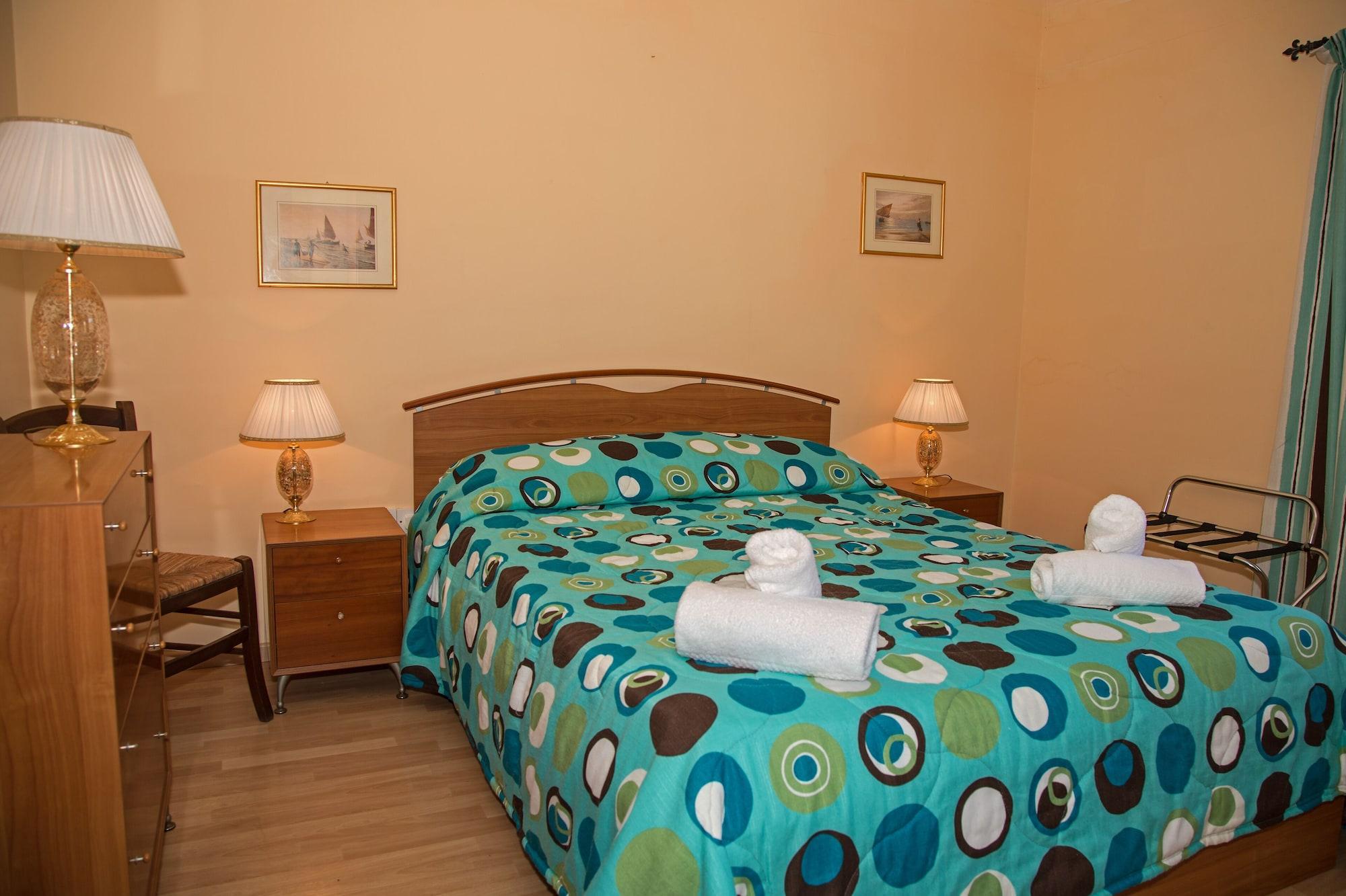 White Dolphin Complex Aparthotel Qawra Exteriör bild