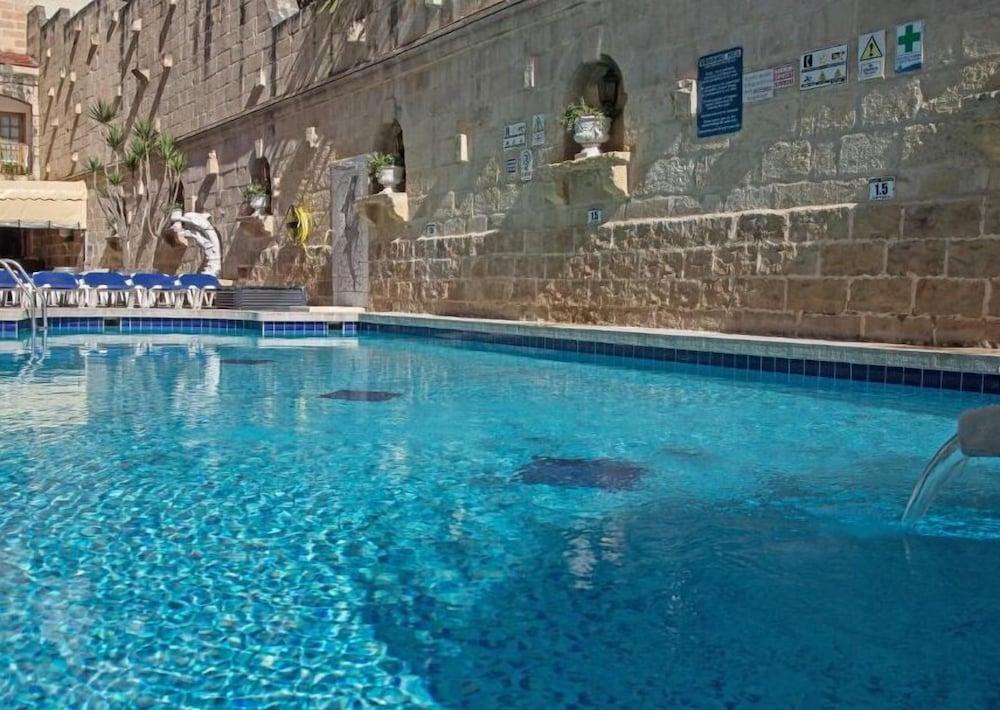 White Dolphin Complex Aparthotel Qawra Exteriör bild
